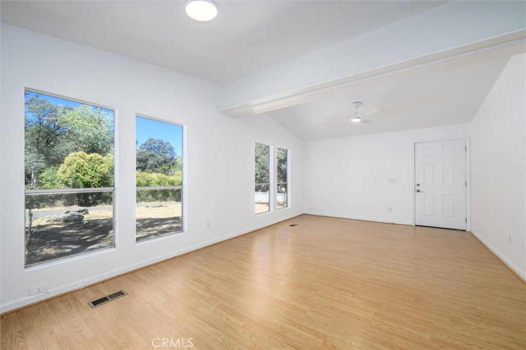 6821 Woodstock