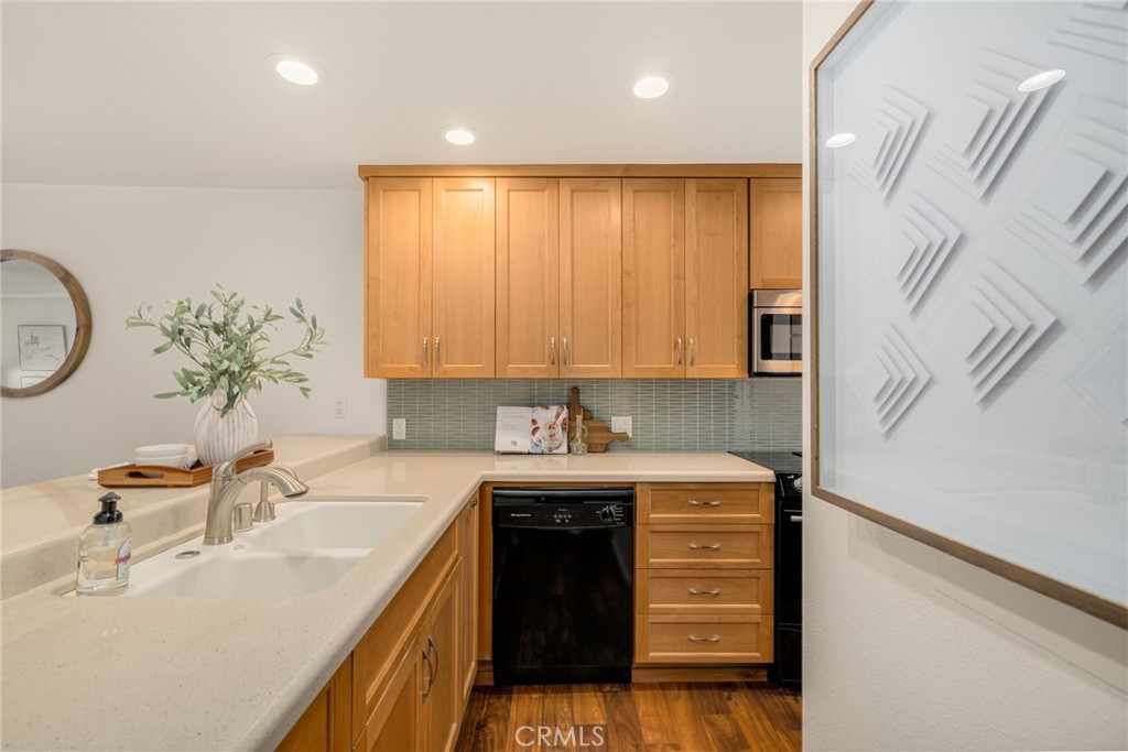 9233 Marina Pacifica N