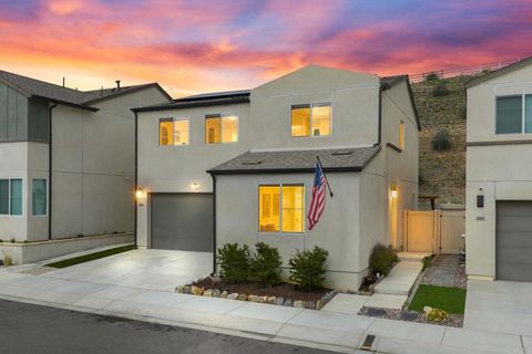 Photo of 256 Hass Lane, Fallbrook, CA 92028 (MLS # NDP2509403)