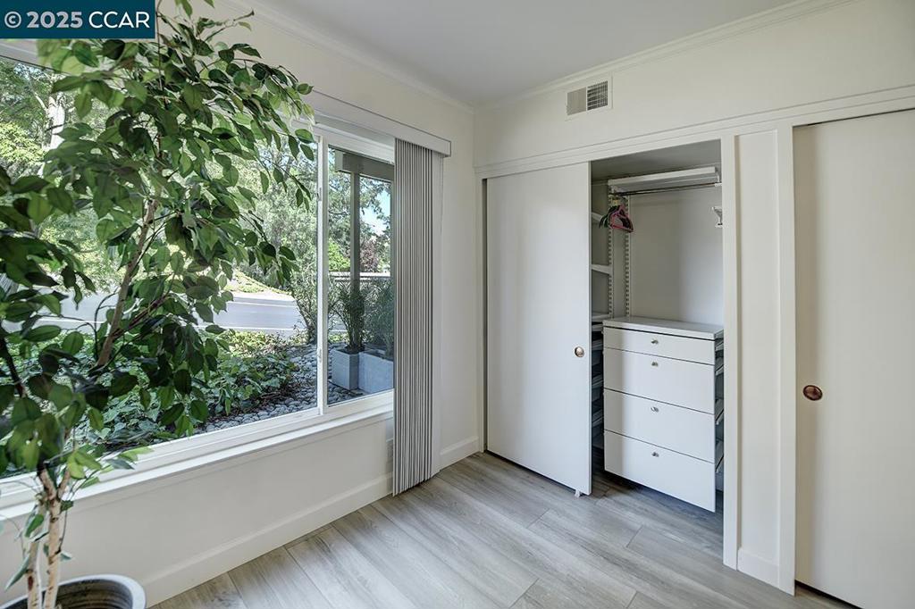 ROSSMOOR - Residential