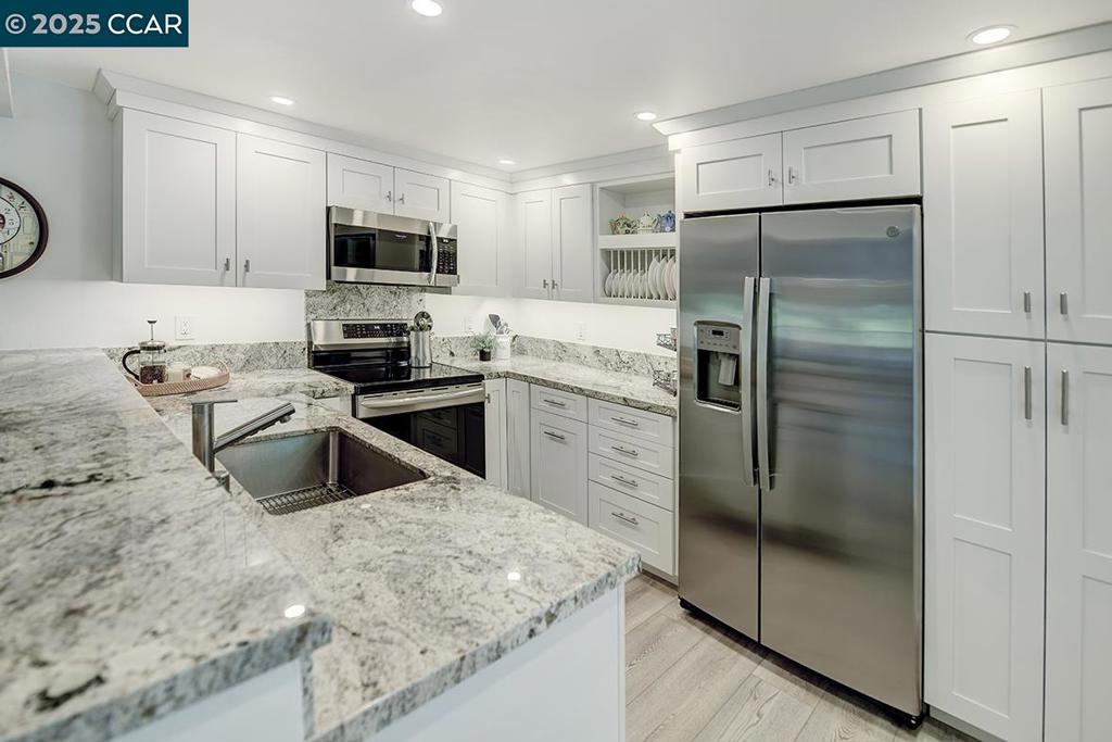 ROSSMOOR - Residential