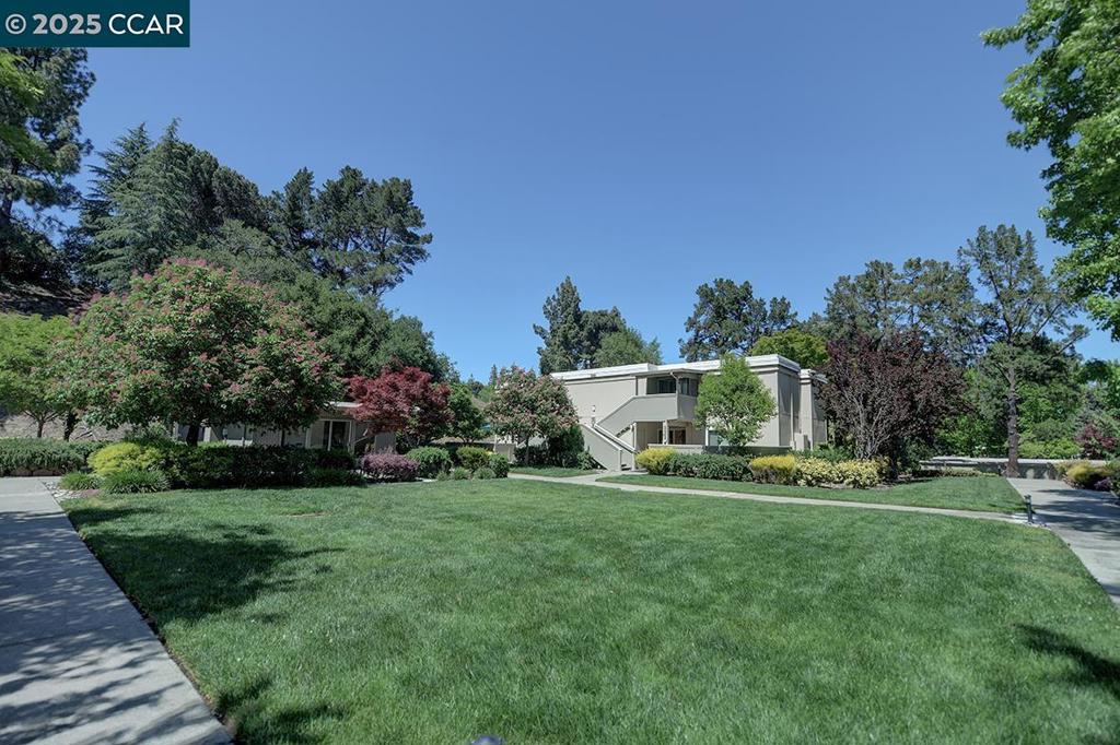 ROSSMOOR - Residential