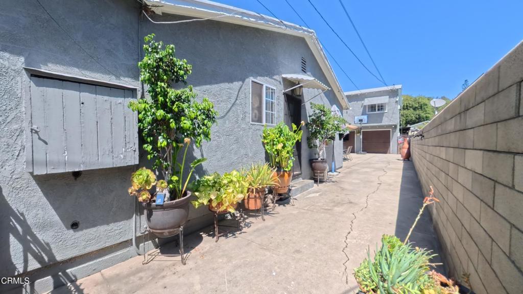 855 San Pascual Avenue
