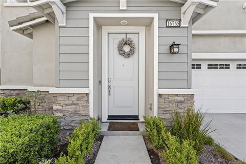 16765 Stags Leap Lane Fontana CA 92336