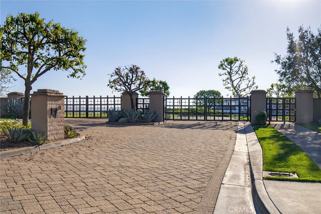 7478 Via Montecito