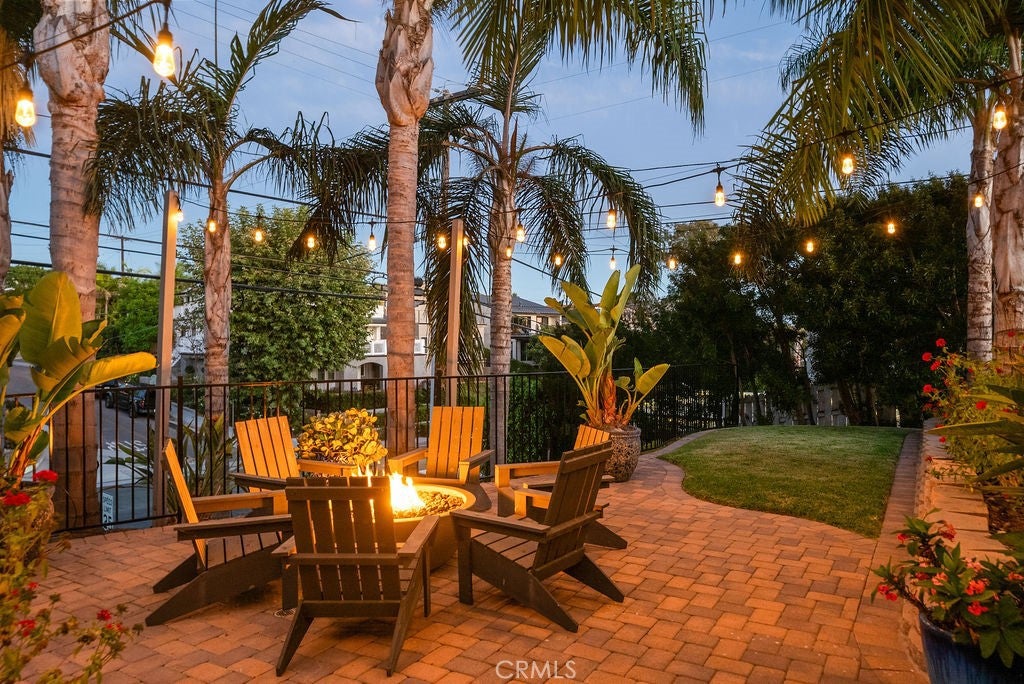 205 W Avenida Valencia