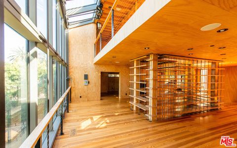 Photo of 2460 Beverley Avenue, Santa Monica, CA 90405 (MLS # 26682417)