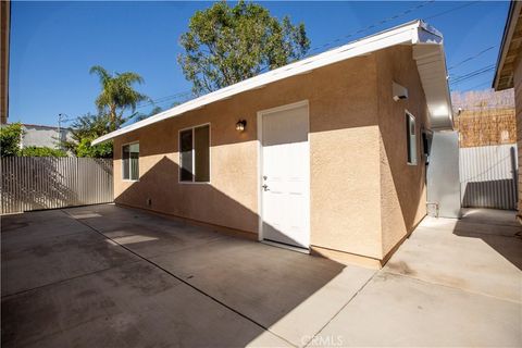 Photo of 5257 Fountain Avenue #3/4, Los Angeles, CA 90029 (MLS # CV25243308) Photo of 5257 Fountain Avenue #3/4, Los Angeles, CA 90029 (MLS # CV25243308)