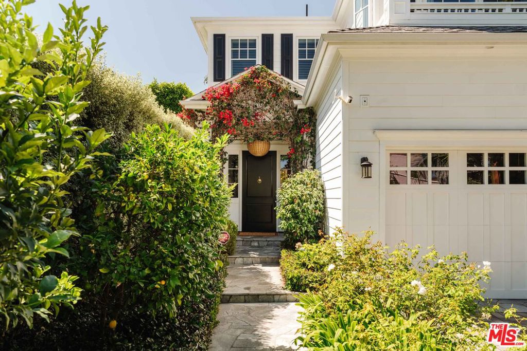 12239 Darlington Avenue, Los Angeles CA 90049