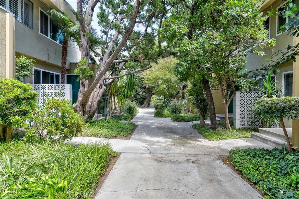 11138 Aqua Vista Street 9