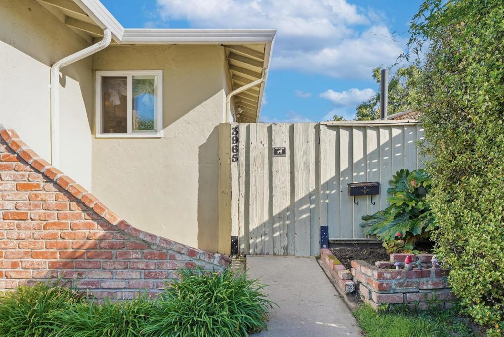 39653967 Bismarck Drive