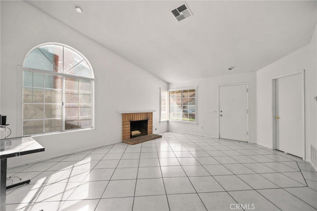 14422 Hillcrest