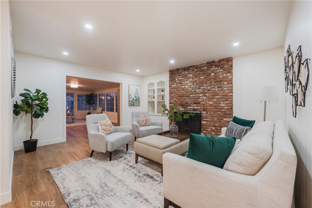 414 E Clarion Dr.