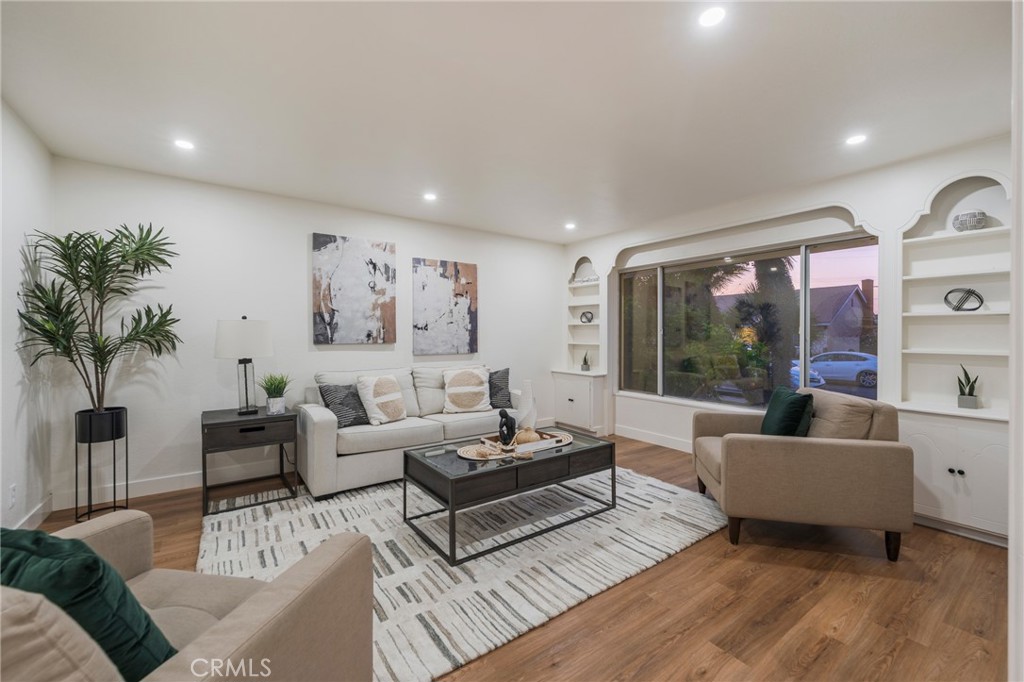 414 E Clarion Dr.