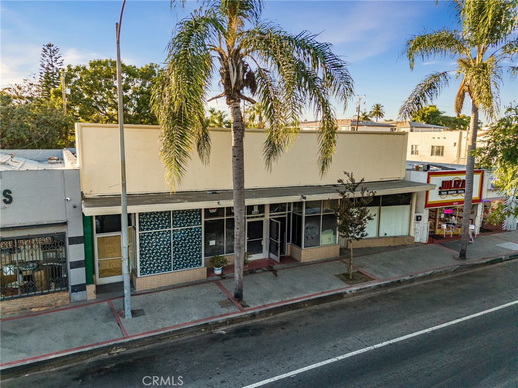 A rare chance to reposition a well-located asset in a steadily evolving commercial corridor. Located in the heart of the Wrigley Village retail corridor, this 4,920 SF commercial building offers 112 feet of prime frontage along walkable Pacific Avenue. With flexible zoning—including the MJ Hemp overlay—and a layout currently divided into 3 suites (originally 4), the property is ideal for an investor or owner-user looking to occupy and lease the rest.
The building includes 6 gated rear parking spaces with alley access and has been under the same ownership for over 20 years. Current tenants are long-term and on month-to-month leases, paying below market rents—a value-add opportunity through re-leasing, rent adjustments, or repositioning.
Situated near Signal Hill, Wrigley Heights, and Downtown Long Beach, with easy access to the 405 and 710 freeways, this property offers strong potential for retail, office, or specialty use. Eligible for SBA financing with 10% down and perfect for a 1031 exchange.
