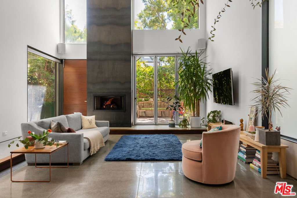 417 Venice Way