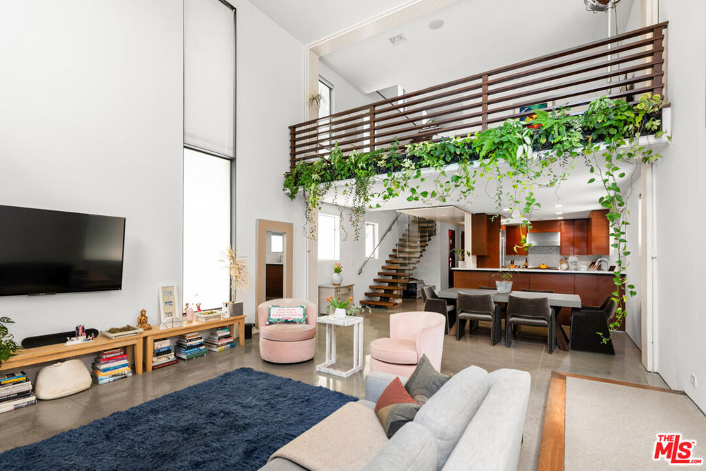 417 Venice Way