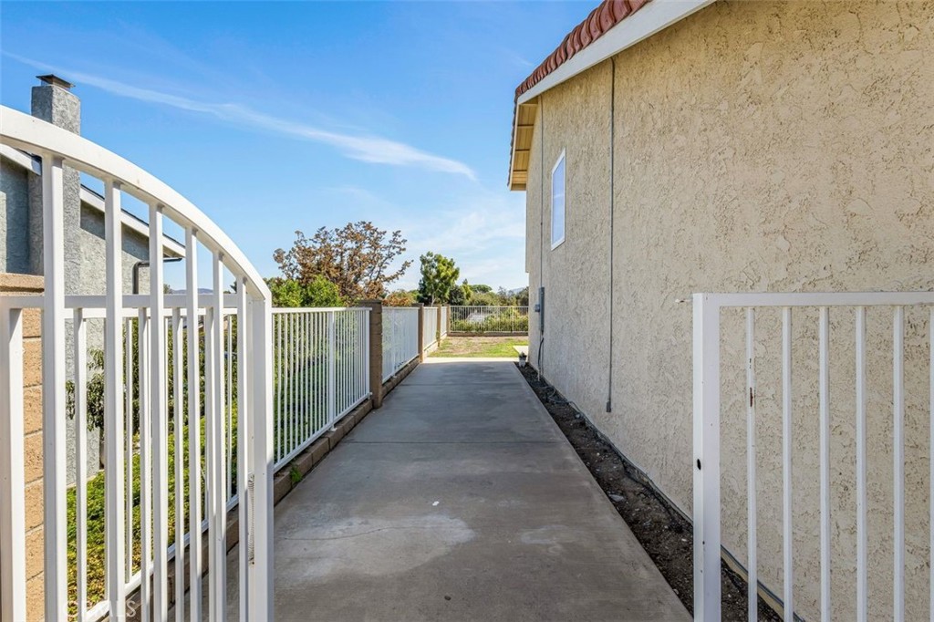 Country (CTRY) - Residential