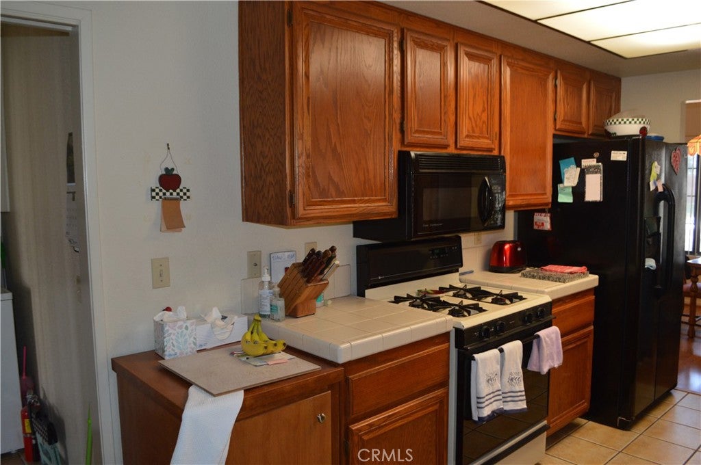 2935 W Fruitvale