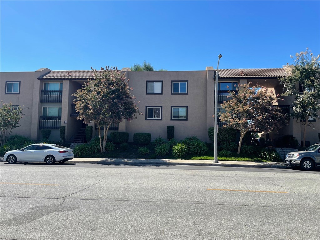 Newly painted move in condition 2 bedroom, 2 bath upper level, end unit. This bright and cozy condo has newer dual pane windows, water heater, a/c unit and 2 car garage door motor. The common grounds include a park like area, picnic seating, fenced pool and spa. Conveniently located close to stores, metro, shops, restaurants and more.