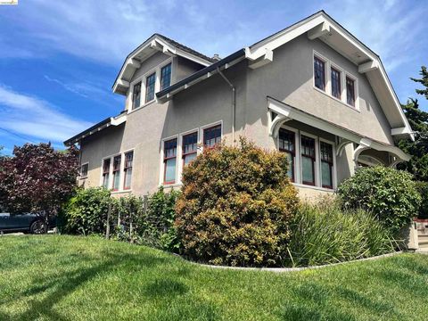 Photo of 396 62nd St, Oakland, CA 94618 (MLS # 41131608)