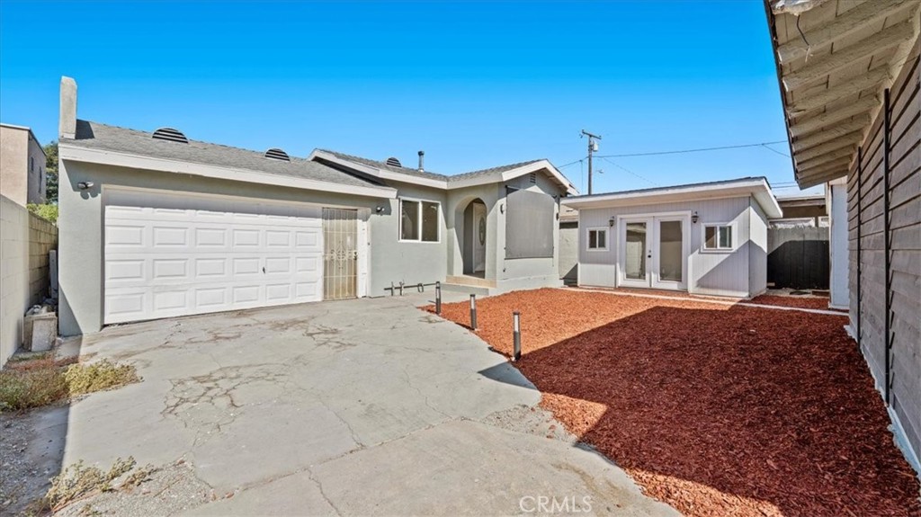 809 N Tamarind Avenue