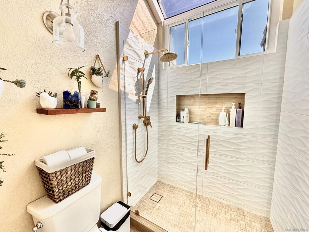 Linda Vista - Residential