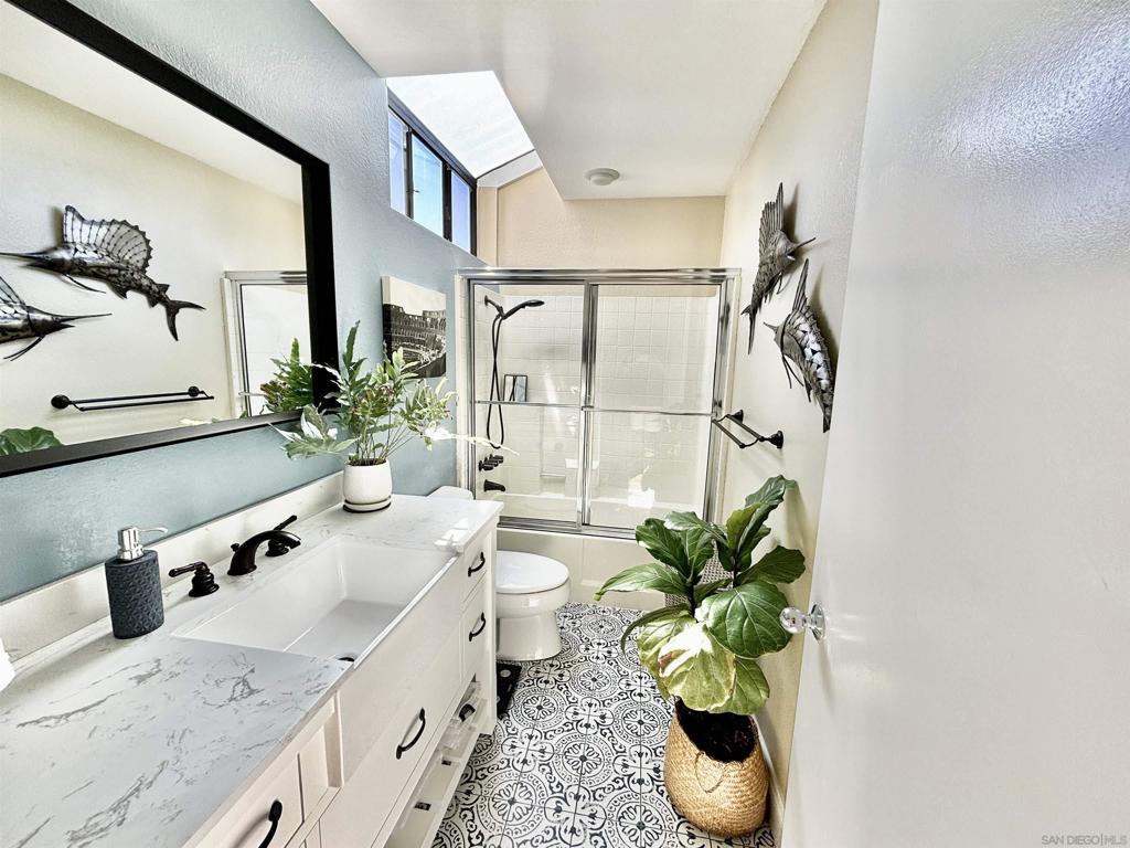 Linda Vista - Residential