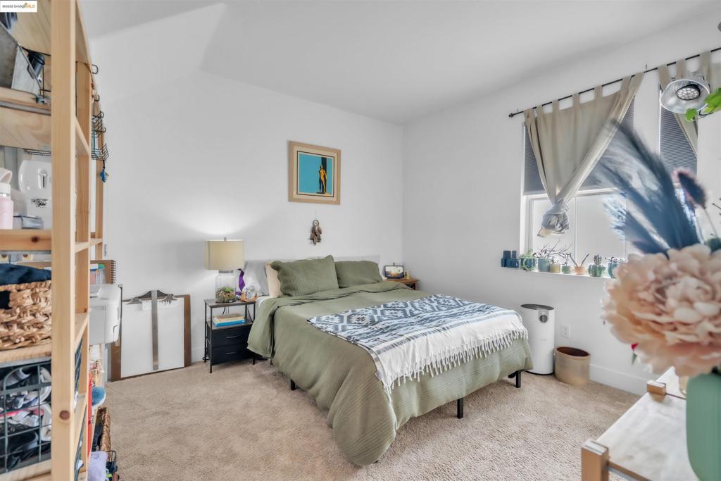 OAKLAND HILLS - Residential