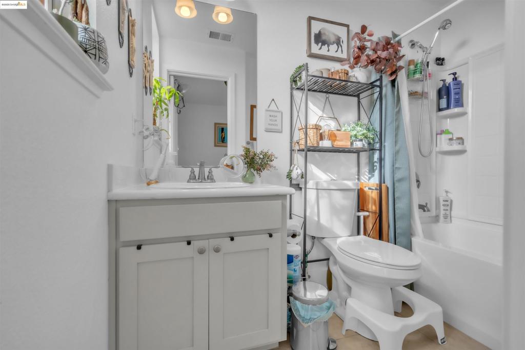 OAKLAND HILLS - Residential