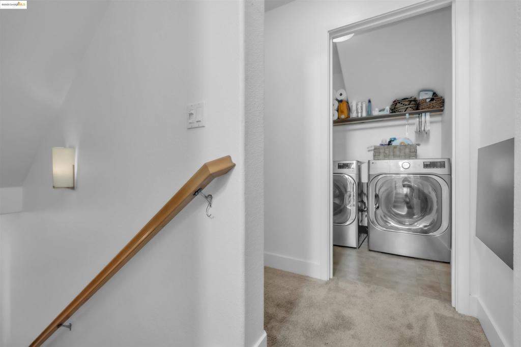 OAKLAND HILLS - Residential