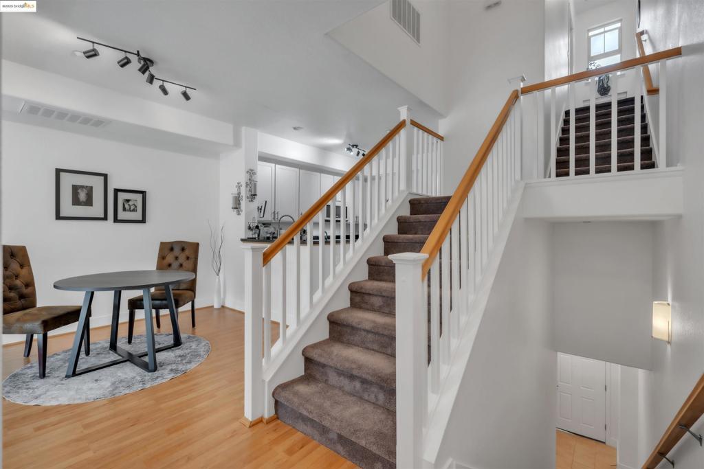 OAKLAND HILLS - Residential