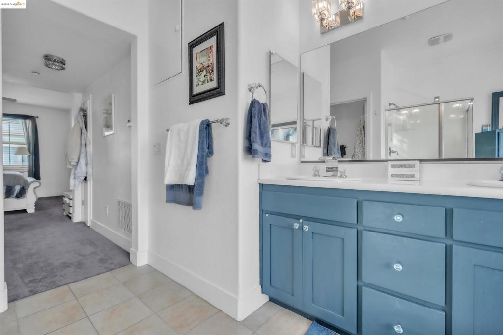 OAKLAND HILLS - Residential