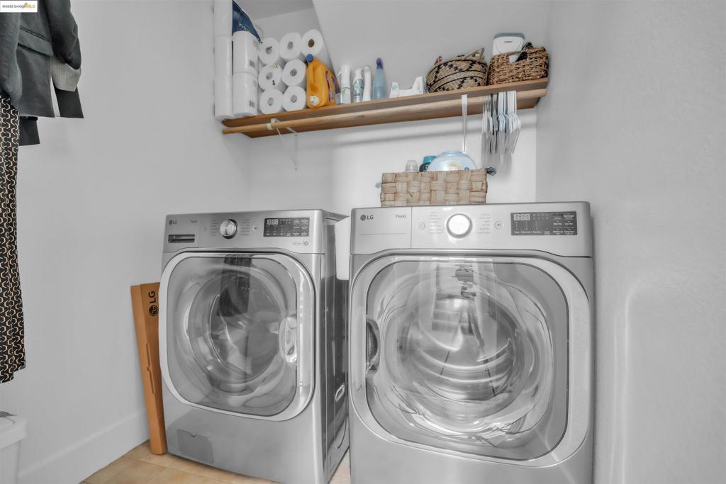 OAKLAND HILLS - Residential