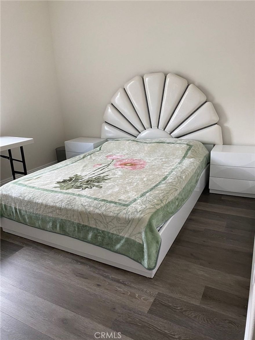 Built in 2017, four fully furnished bedrooms, walk in closet, and bathroom for lease.  Access to laundry room,  wifi, and kitchen. There are a total of 6 bedrooms in this beautiful single family residence.  Available for lease are 4 bedrooms. Two are on the first floor and two are on the 2nd floor. Just minutes away from Disneyland and Chapman University. These rooms are perfect for college students.  Bedrooms includes Queen size bed, 2 night stands, vanity and dresser.  Must be pet friendly.  Pets living in home.  Street parking.