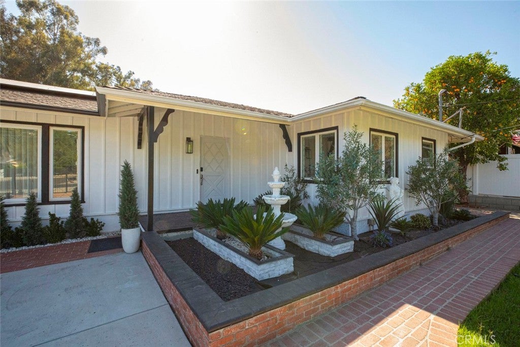 10431 Johanna Street, Shadow Hills CA 91040