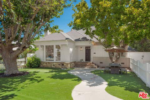 Photo of 4712 Burnet Avenue, Los Angeles, CA 91403 (MLS # 26866535)