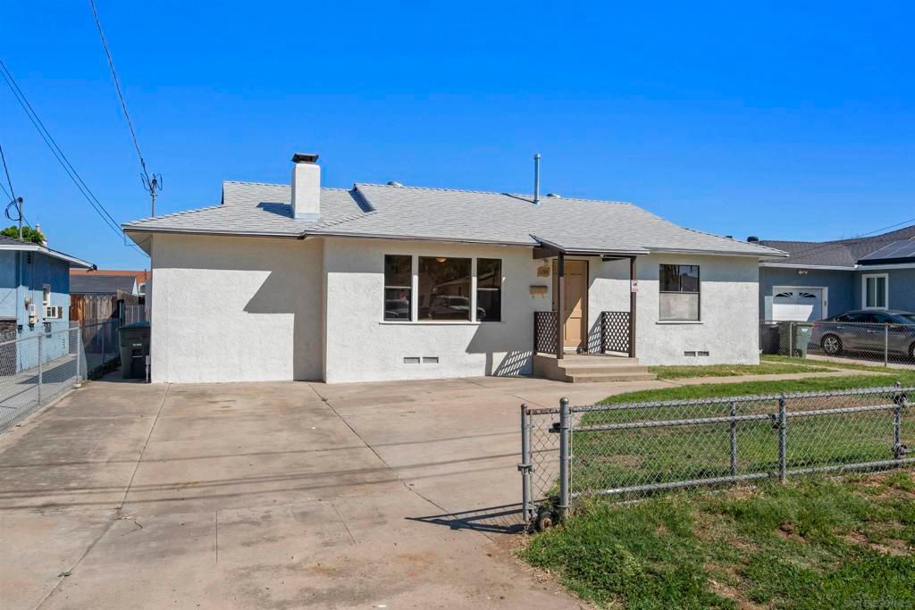 Photo of 1194 Andover Rd Rd, El Cajon, CA 92019 (MLS # 260006164SD)