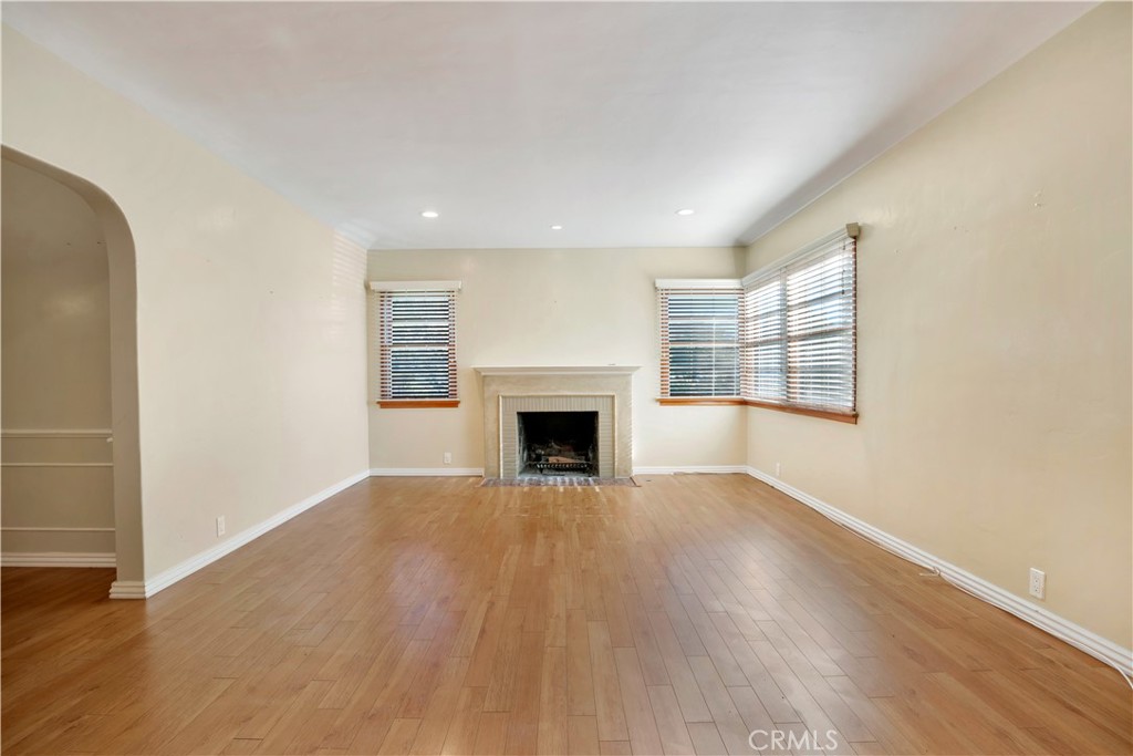 3003 S Beverly Drive