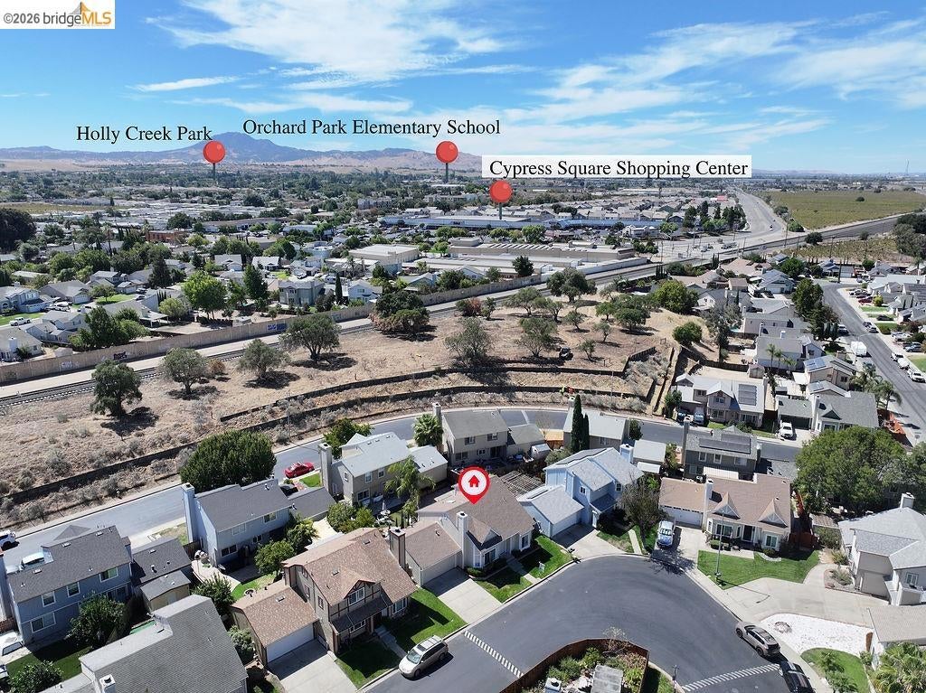 833 Oakwood Way