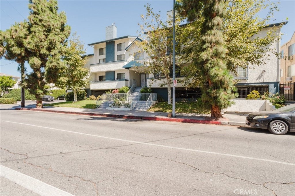 21529 Saticoy Street 217