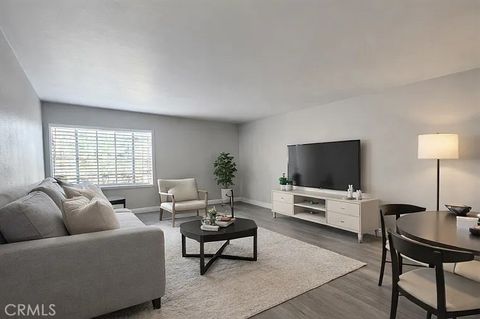 Photo of 322 W Avenue 38 Ave #G, Los Angeles, CA 90016 (MLS # DW26054102)