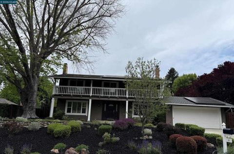 Photo of 11 Ambleside Ct Ct, Danville, CA 94526 (MLS # 41129260)