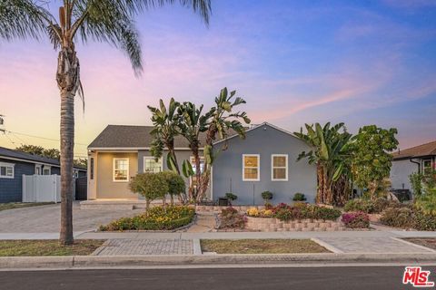 Photo of 5425 W 119th Place, Inglewood, CA 90304 (MLS # 25609195) Photo of 5425 W 119th Place, Inglewood, CA 90304 (MLS # 25609195)