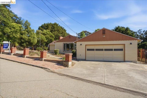 Photo of 2721 Hidden Ln Ln, Hayward, CA 94541 (MLS # 41137877)
