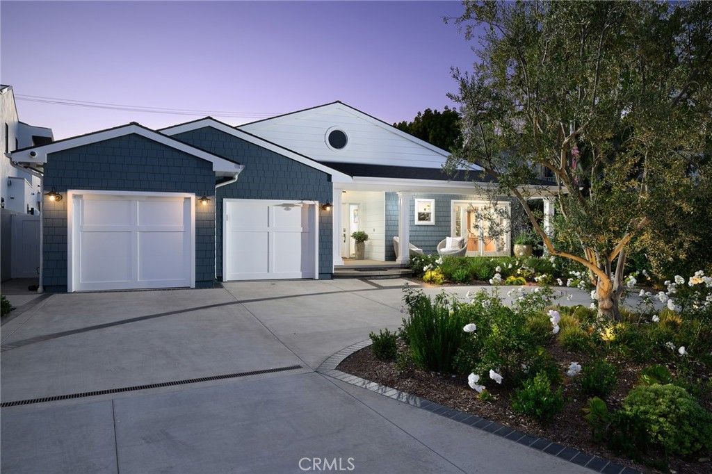 Photo of 519 Signal Road, Newport Beach, CA 92663 (MLS # OC25266703)