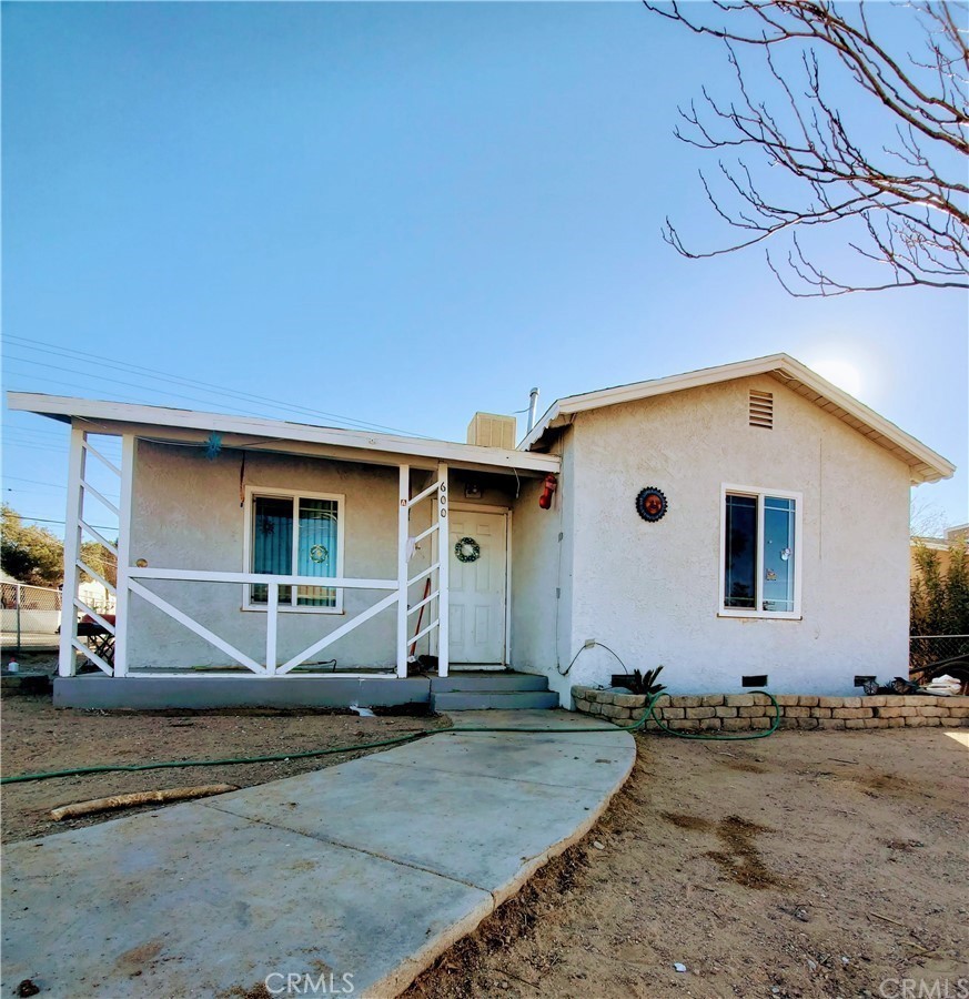 Fantastic Duplex on a Corner Lot!
Live in one unit and rent the other or enjoy multigenerational living! Front unit is 2 bed/1 bath, approx. 990 sq ft, indoor laundry hookups. Back unit is approx. 555 sq ft with 2 beds and 1.5 baths. Each unit has private fenced yards, separate gas/electric meters, and ceiling fans. Detached 12x20 garage offers rental or storage potential. Eco-friendly landscaping and newer dual-pane windows in front unit. Tenants in place in the back unit, pay on time, and would prefer to stay. Buyer to verify all information.