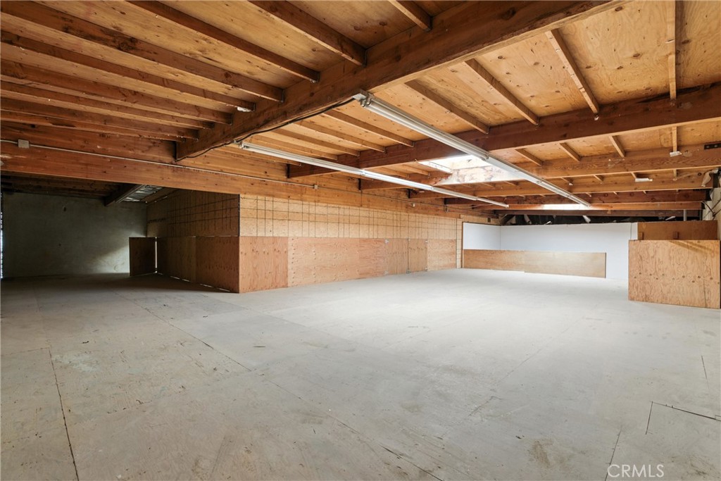 23120 Mariposa Avenue