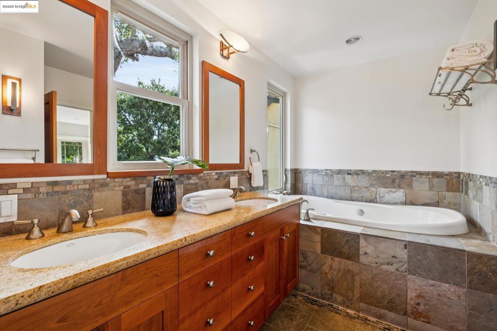 CROCKER HGHLANDS - Residential