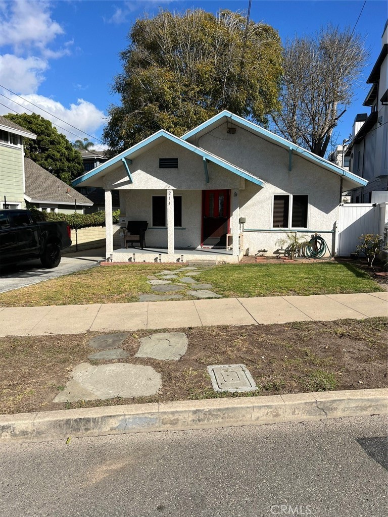 See new pictures. Just Four blocks to the beach and the Redondo Pier. Close to restaurants and shopping, yet on a quiet street. The income and expense information is a wild guess. The back unit is a one bedroom and a den.